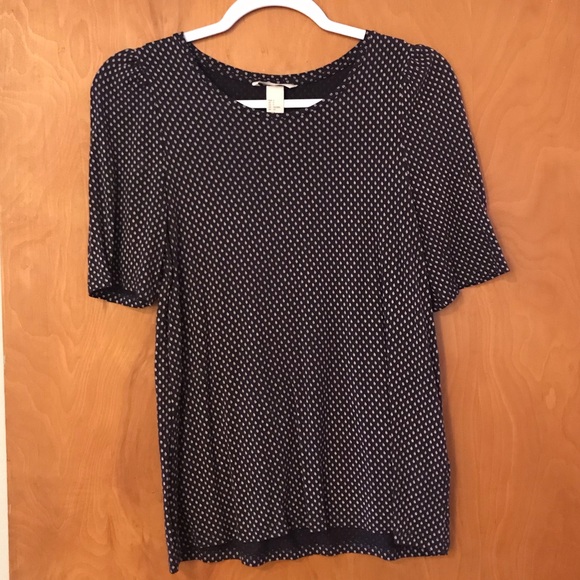 ๐ 3/$25 H&M pattern top - Picture 1 of 3
